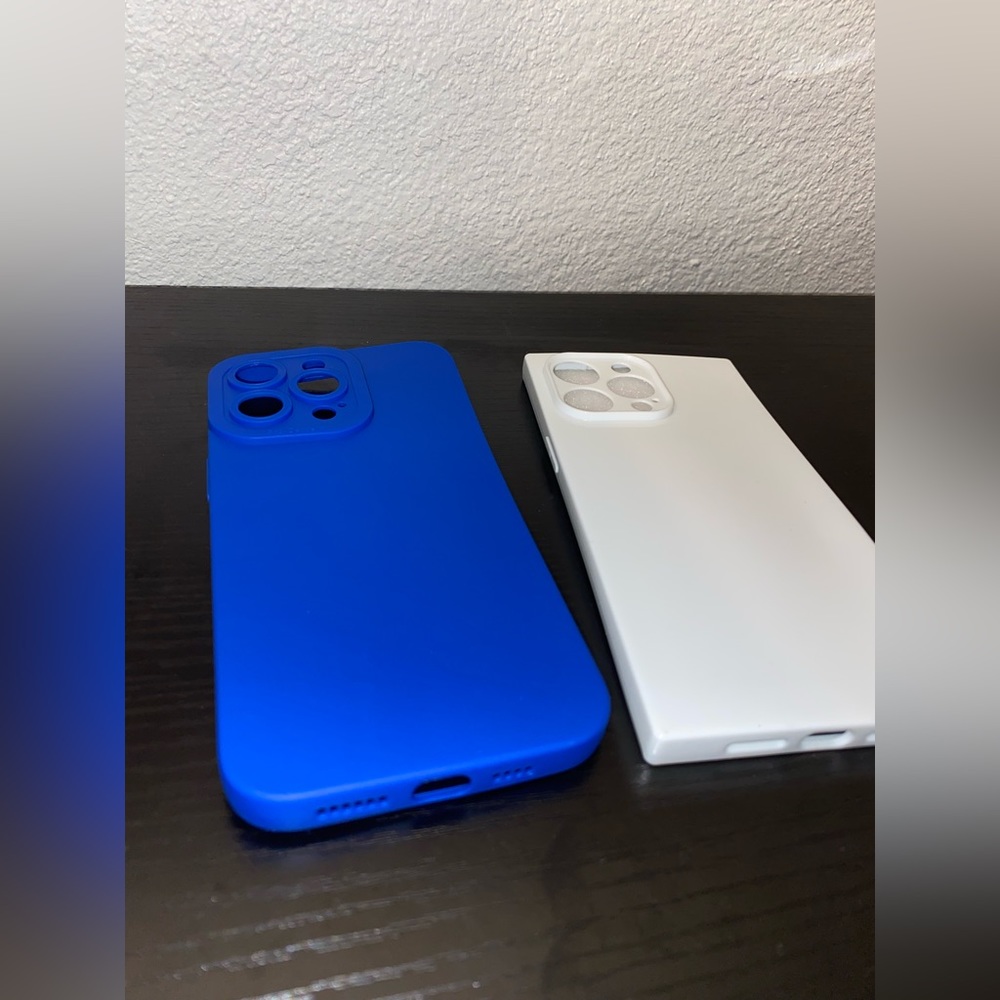 2 iPhone Case Bundle - Picture 2 of 4